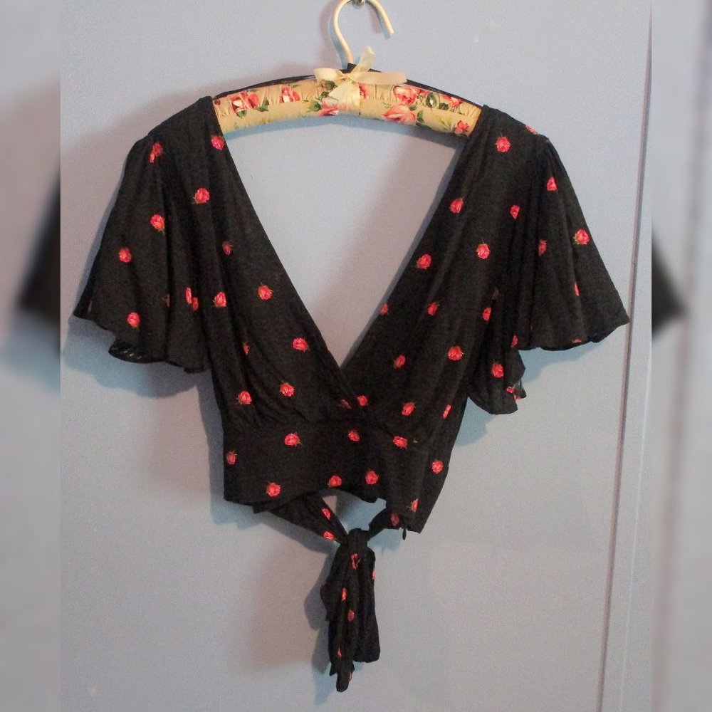 Floral textured Self-tie Crop top